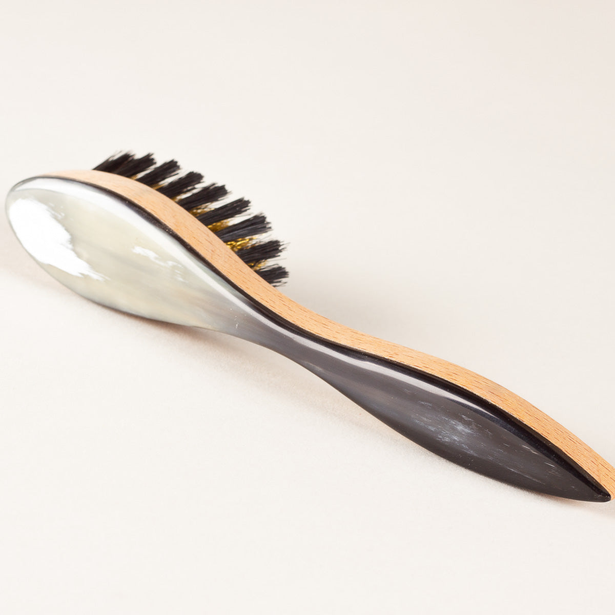 Abbeyhorn Oxhorn suede brush