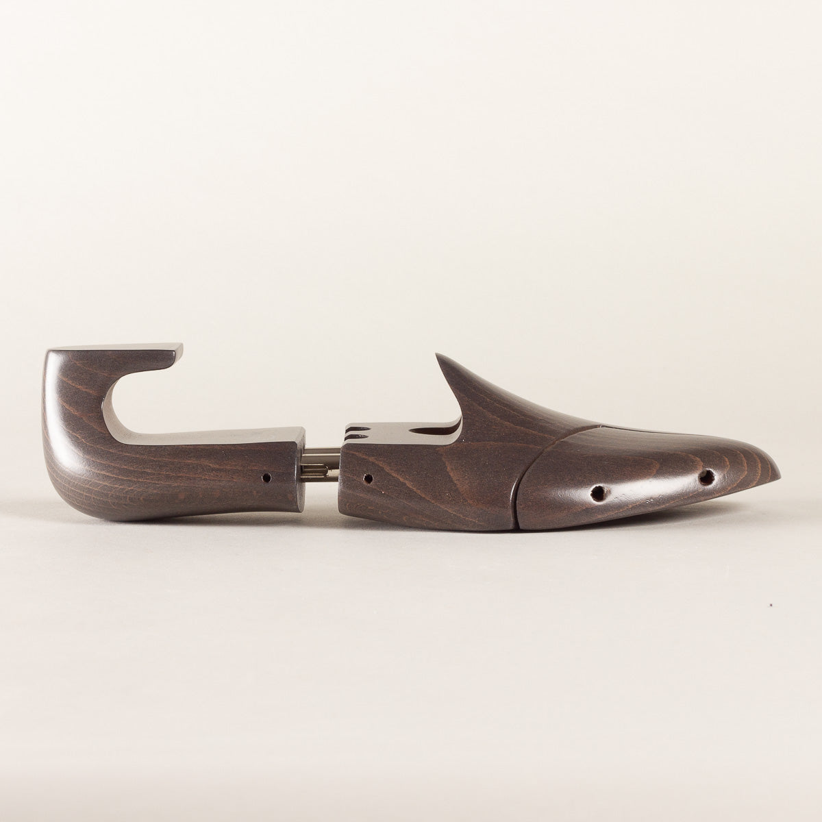 Saphir Médaille d'Or Beechwood shoe trees grey