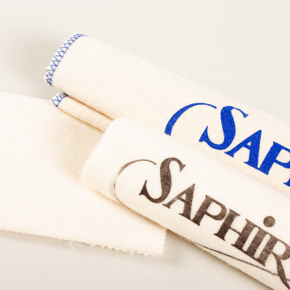 Saphir Médaille d'Or Applicator and polishing cloths - set of 4