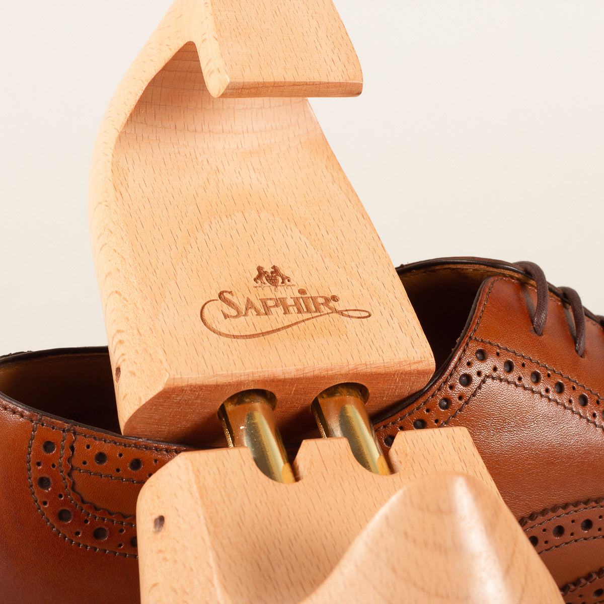 Saphir Médaille d'Or Beechwood shoe trees